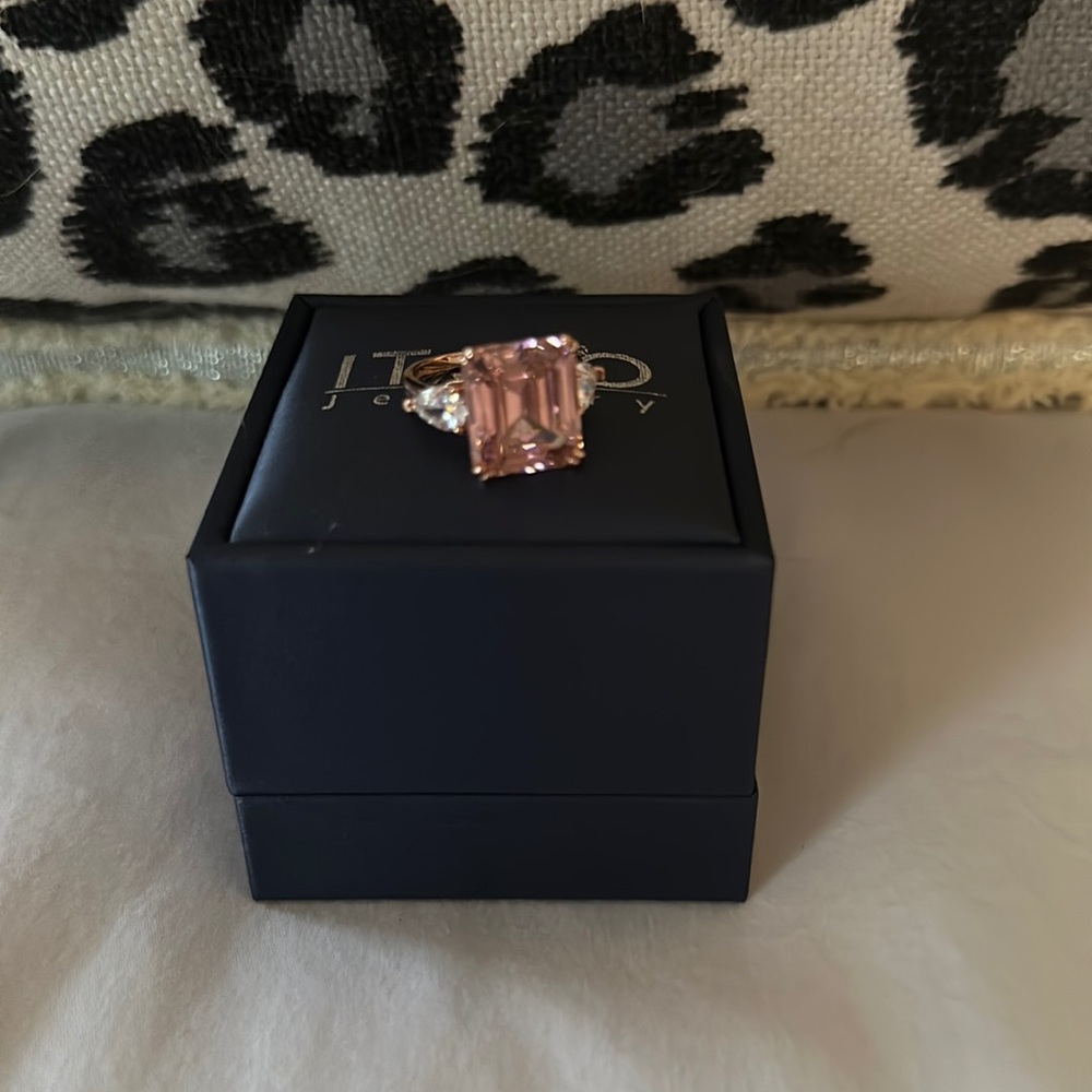 Italo pink CZ ring